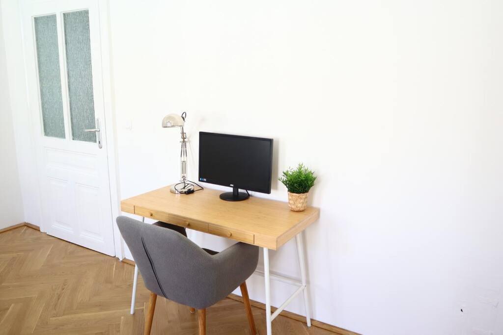 Bloom - Cozy Apartment, 5 Stops To City Center Відень Екстер'єр фото